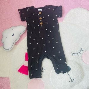 Adorable Gray Jumper Suit with Treewood Details (0-3 Months)